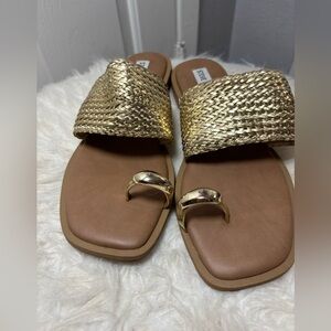Steve Madden Women's Gold Woven Toe Ring Flat Slide Sandals Size 8